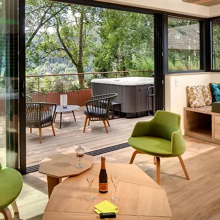 La Cheneaudiere - - Relais & Chateaux - Restaurant Etoile 5*