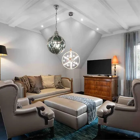 La Cheneaudiere - - Relais & Chateaux - Restaurant Etoile Hotell Colroy-la-Roche