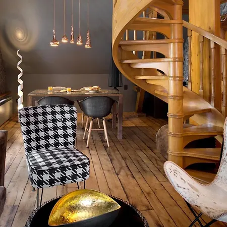Hotel La Cheneaudiere - - Relais & Chateaux - Restaurant Etoile 5*
