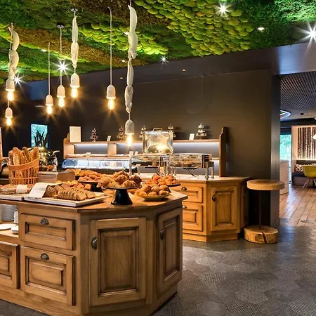 La Cheneaudiere - - Relais & Chateaux - Restaurant Etoile 5* Colroy-la-Roche
