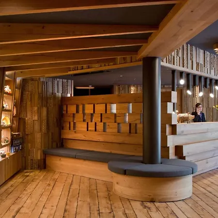 Hotel La Cheneaudiere - - Relais & Chateaux - Restaurant Etoile 5*