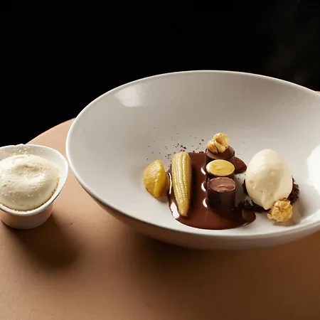 La Cheneaudiere - - Relais & Chateaux - Restaurant Etoile מלון קולרואה-לה-רוש