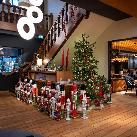 Hotel La Cheneaudiere - - Relais & Chateaux - Restaurant Etoile