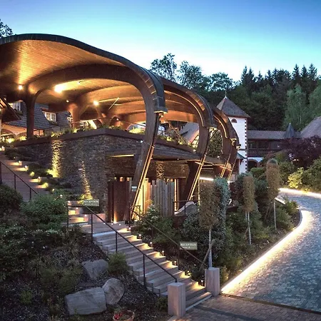 호텔 La Cheneaudiere - - Relais & Chateaux - Restaurant Etoile 5*
