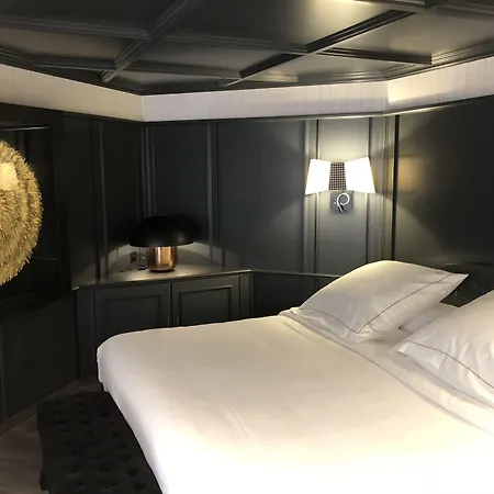 La Cheneaudiere - - Relais & Chateaux - Restaurant Etoile Hotel 5*