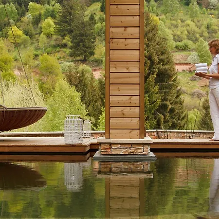 Hotel La Cheneaudiere - - Relais & Chateaux - Restaurant Etoile 5*