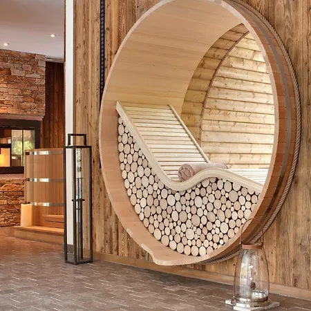 La Cheneaudiere - - Relais & Chateaux - Restaurant Etoile Hotel 5*