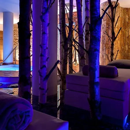 La Cheneaudiere - - Relais & Chateaux - Restaurant Etoile 콜로이라로셰