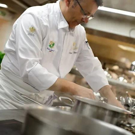 La Cheneaudiere - - Relais & Chateaux - Restaurant Etoile 5*