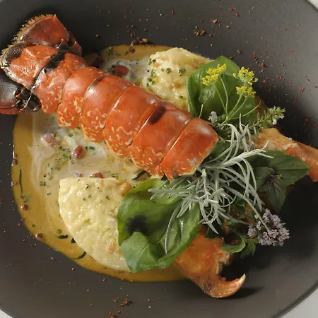 La Cheneaudiere - - Relais & Chateaux - Restaurant Etoile Hotel