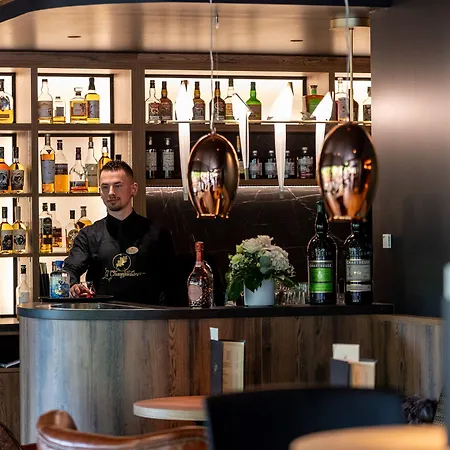 La Cheneaudiere - - Relais & Chateaux - Restaurant Etoile