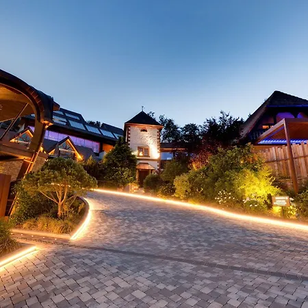 호텔 La Cheneaudiere - - Relais & Chateaux - Restaurant Etoile 5*
