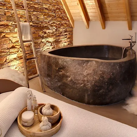 La Cheneaudiere - - Relais & Chateaux - Restaurant Etoile 5* Colroy-la-Roche