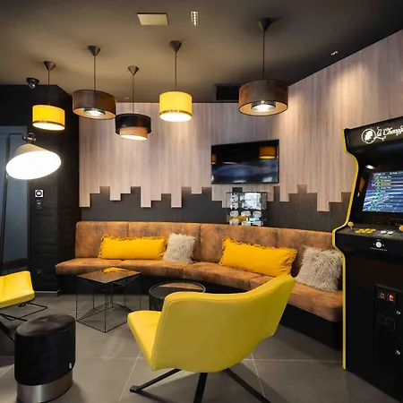 Hotel La Cheneaudiere - - Relais & Chateaux - Restaurant Etoile 5*