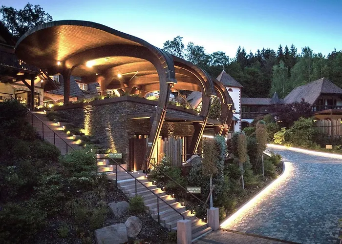 Hotel La Cheneaudiere - - Relais & Chateaux - Restaurant Etoile 5*