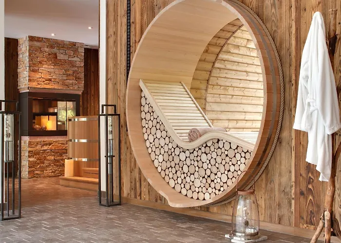 La Cheneaudiere - - Relais & Chateaux - Restaurant Etoile Hotel 5*