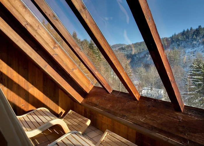 Hotel La Cheneaudiere - - Relais & Chateaux - Restaurant Etoile 5*