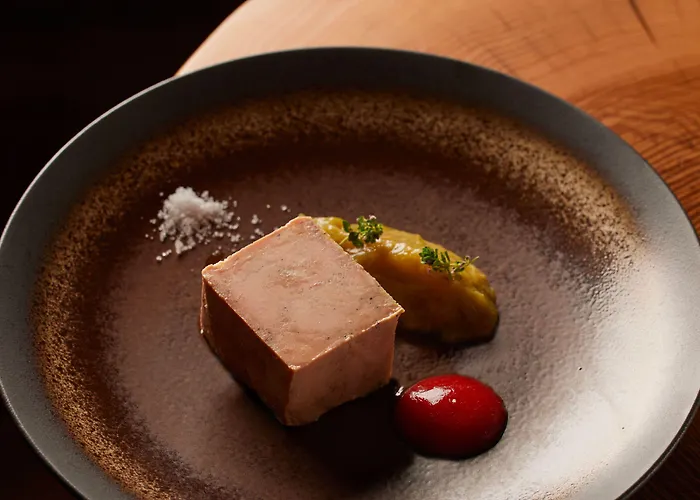 Hotel La Cheneaudiere - - Relais & Chateaux - Restaurant Etoile 5*