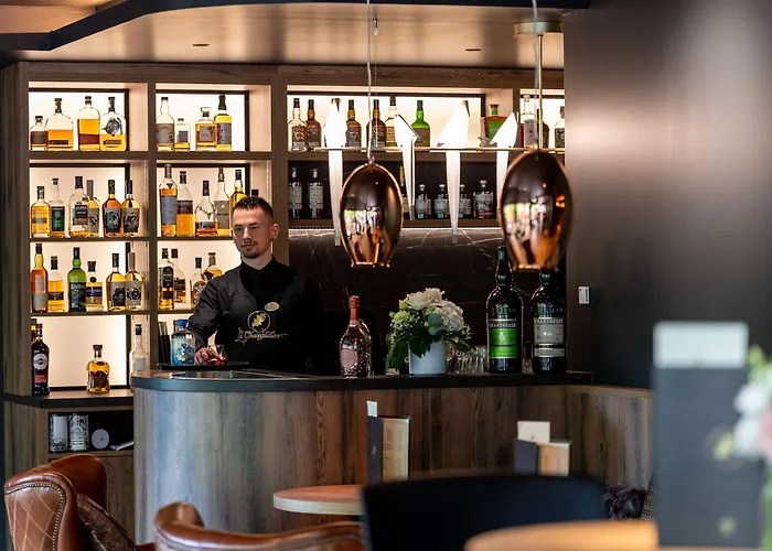 La Cheneaudiere - - Relais & Chateaux - Restaurant Etoile